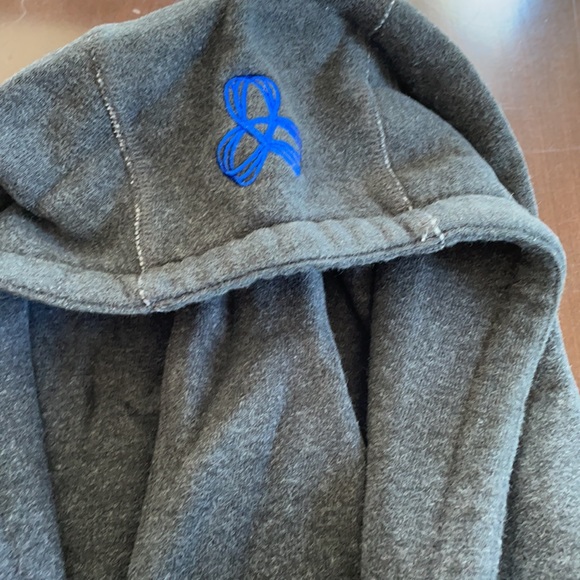 TNA hoodie.  Excellent used condition. - Picture 3 of 6